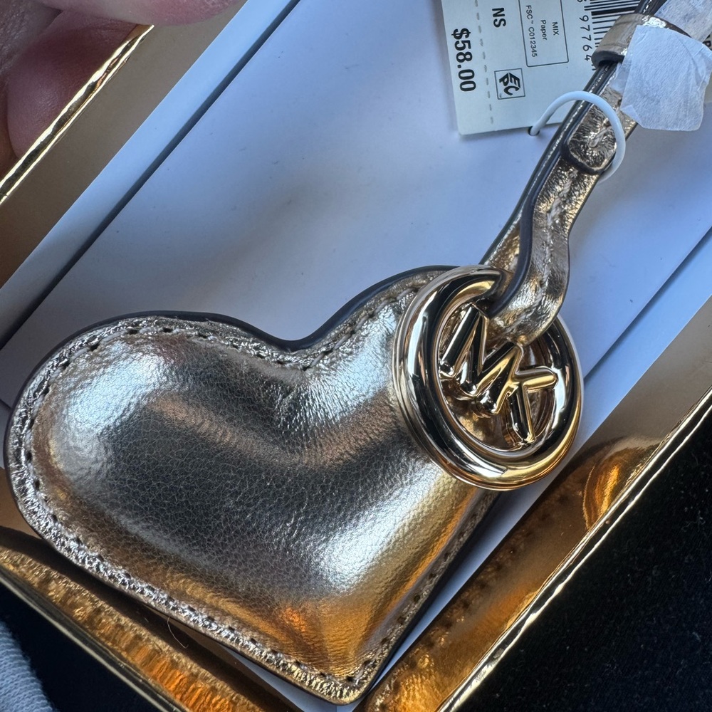Michael Kors Metallic Gold Heart Keychain,bag charm or luggage tag! FUN&FABULOUS